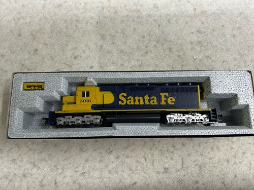 Retro KATO Santa Fe SD-40 Diesel Engine HO