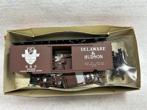 Beautiful Mc Kean BoxCar Kits HO(SPECIFY WHICH ONE YOU WANT)