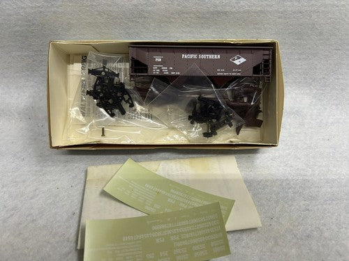 Mixed Walter’s rolling stock kits HO, varied roads