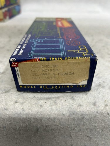 Beautiful Mixed Brand D & H 2-Bay Covered Hopper Kits HO (SPECIFY CHOICE)