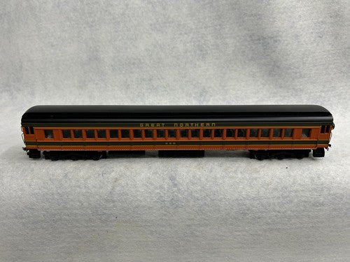 Beautiful Spectrum GN Passenger 9-Car Set HO