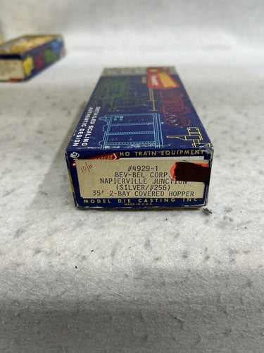 Beautiful Mixed Brand D & H 2-Bay Covered Hopper Kits HO (SPECIFY CHOICE)