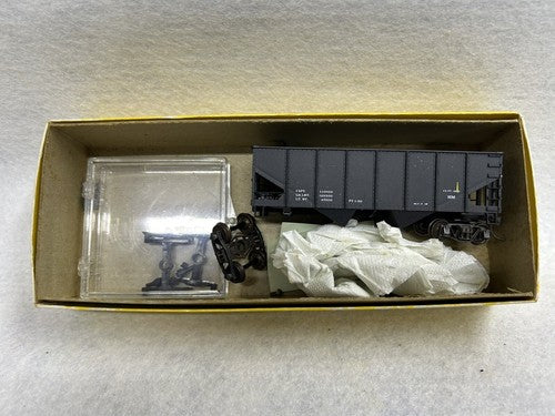Stately Accurail  Box Car Kits HO(SPECIFY WHICH ONE YOU WANT)