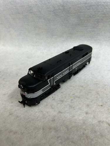 Beautiful Proto 2000 FA A-A New York Central 2 Engine Set Both Pwrd. HO