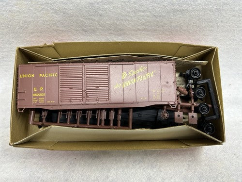 Beautiful Mc Kean BoxCar Kits HO(SPECIFY WHICH ONE YOU WANT)