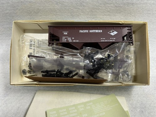 Mixed Walter’s rolling stock kits HO, varied roads