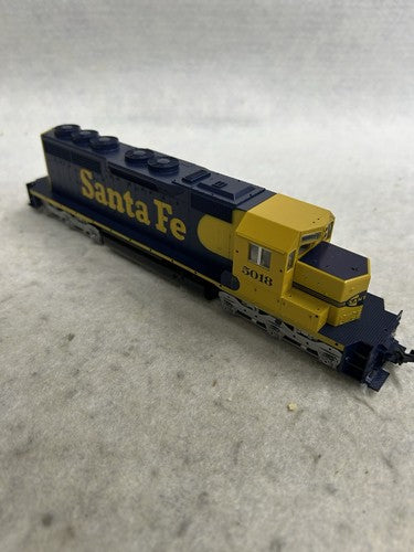 Retro KATO Santa Fe SD-40 Diesel Engine HO