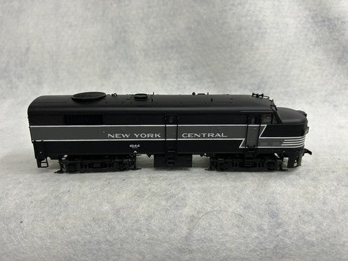 Beautiful Proto 2000 FA A-A New York Central 2 Engine Set Both Pwrd. HO