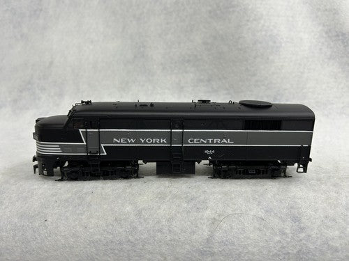 Beautiful Proto 2000 FA A-A New York Central 2 Engine Set Both Pwrd. HO