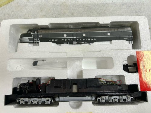 Beautiful Proto 2000 FA A-A New York Central 2 Engine Set Both Pwrd. HO