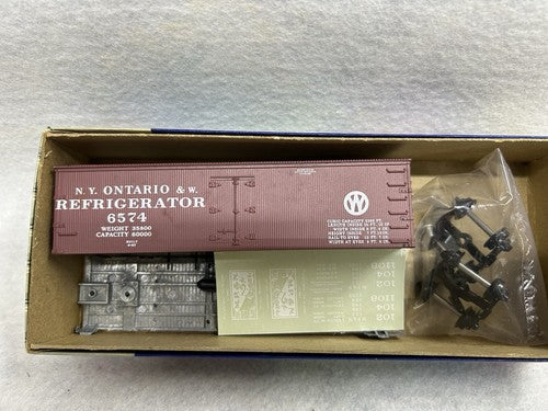 Beautiful Roundhouse BoxCar Kits HO(SPECIFY WHICH ONE YOU WANT)
