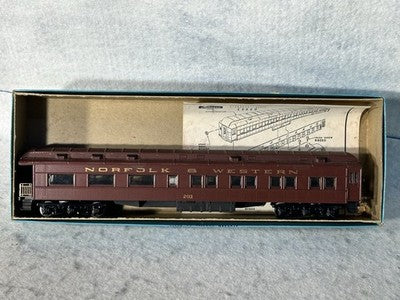 Nice Athearn Norfolk & Western RR Standard Combine Passenger Car HO