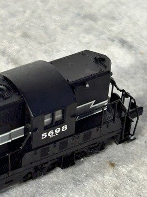 Handsome Atlas New York Central RR Lightning Scheme GP-7 # 5698 Loco N Gauge