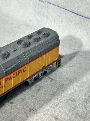 Clean Life Like Union Pacific RR F-40 PH HO (Ex Box)