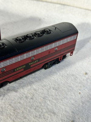 Nice Stewart Lehigh Valley RR F-7A/B Set A Pwrd./B Unpwrd. HO