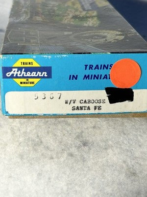 Nice Athearn Blue Box Santa Fe RR Extended Vision Caboose HO