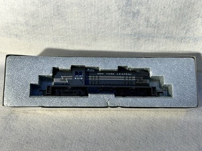 Nice KATO New York Central RR RS-2 Loco HO DCC Ready