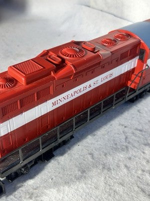 Beautiful Lionel Service Station Train Set Minneapolis & St. Paul RR O Gauge