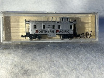 Nice ATLAS Southern Pacific RR Caboose N Gauge