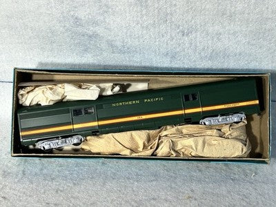 Nice Athearn Northern Pacific RR 5 Car Passenger Set HO
