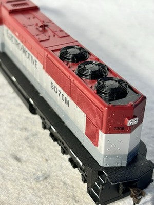 Nice Athearn Genesis EMD SD-70M Lease Unit Diesel Engine DCC Ready HO