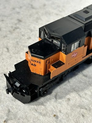 Beautiful KATO Milwaukee Road SD-40-2 Diesel Locomotive HO (Ex Box, Railings)