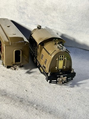 Lionel New York Central RR Standard  Gauge Pre-War Locomotive/4 Passenger Cars