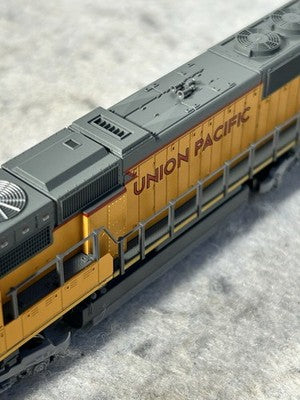 Beautiful KATO Union Pacific RR SD-70M Excursion Diesel Engine N GAUGE
