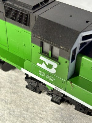 Nice Athearn Burlington Northern RR GP-38-2 Diesel Engine HO