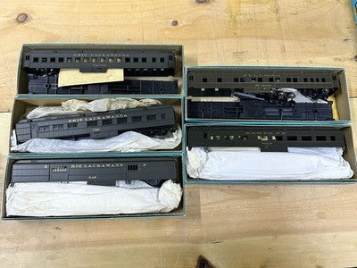 Nice Athearn Erie Lackawanna RR 5 Car Passenger Set HO