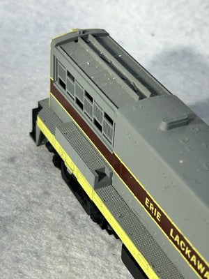 Beautiful Stewart /KATO GE EL Railroad U-25B Diesel Engine  HO