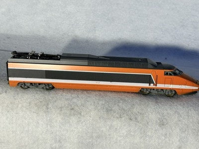Sleek LIMA  Golden Series HO InterCity Train Set Pwrd. Loco, Dummy, 2 Pass. Cars