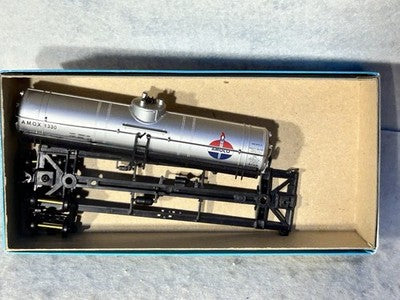Nice Athearn Blue Box Amoco Oil Single Dome Tank Car HO