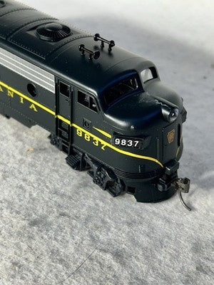 Beautiful Atlas/KATO Pennsylvania RR F- 7A Engine HO