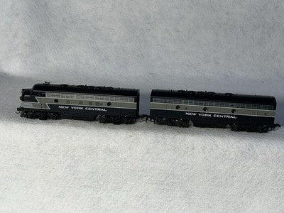 Nice Stewart/KATO F-7 A  & B NYC  RR Lightning Paint Schm. HO Loco, Both Powered