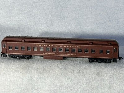 Beautiful Athearn Norfolk &Western RR University Series 8 Car Passenger Set HO