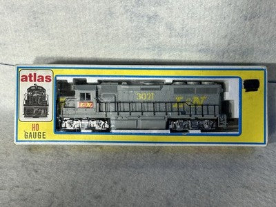 Nice ATLAS/KATO GP-40 Louisville & Nashville RR Locomotive HO