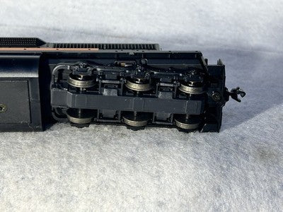 Beautiful KATO Milwaukee Road SD-40-2 Diesel Locomotive HO (Ex Box, Railings)