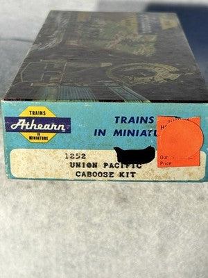 Nice Athearn Blue Box Union Pacific RR Caboose HO