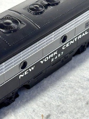 Nice  Bachman Plus Lightning Scheme NYC RR  F-7A /B Both Powered DCC Ready HO
