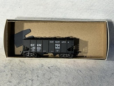 Cool Selection Accurail Various Roads 2-Bay 55 Ton Hopper Car Kits HO