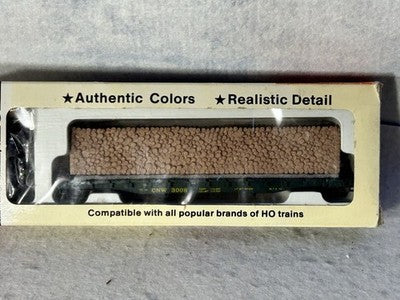 Nice Con Cor Chicago & North Western RR 54’ Bulkhead Flat Car/Pulpwood Load HO