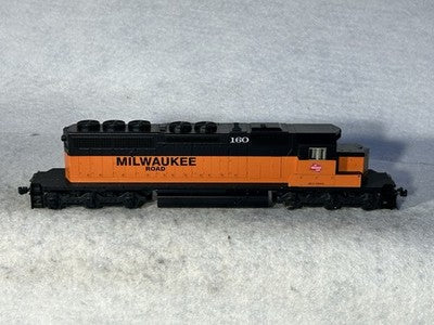 Beautiful KATO Milwaukee Road SD-40-2 Diesel Locomotive HO (Ex Box, Railings)
