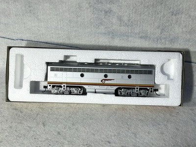 Classic  Stewart/KATO Santa Fe RR F-7 A/B/B Engines 2  Powered/1 Dummy HO