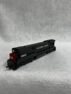Handsome Atlas U-33C Southern Pacific Railway Locomotive HO