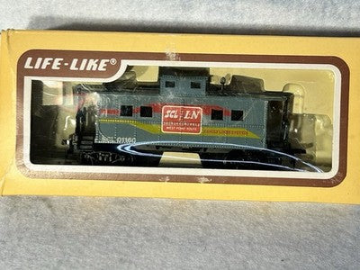 Nice Life Like Family Lines RR CABOOSE HO