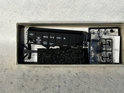 Cool Selection Accurail Various Roads 2-Bay 55 Ton Hopper Car Kits HO