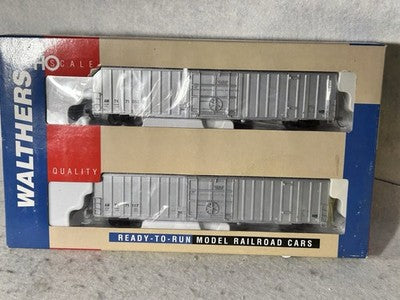 Classic Walthers Amtrak  RR 60’ Express Box Car  Set HO