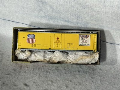 Striking Roundhouse Union Pacific RR  50’ Box Car Kit HO