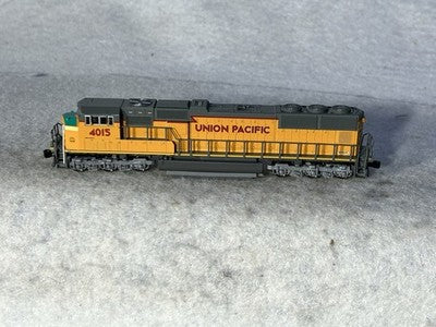 Beautiful KATO Union Pacific RR SD-70M Excursion Diesel Engine N GAUGE